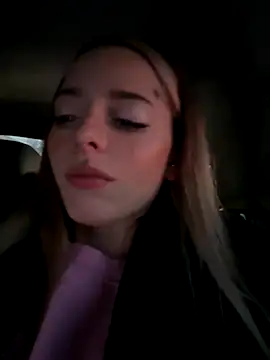 Snapshot of LoraaDoll chatting on October 21, 2:51 pm LoraaDoll online show from October 21, 2:51 pm