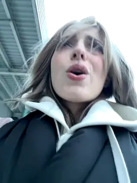 Snapshot of LoraaDoll chatting on October 27, 1:48 pm LoraaDoll online show from October 27, 1:48 pm