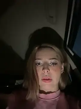 Snapshot of LoraaDoll chatting on November 10, 2:38 pm LoraaDoll online show from November 10, 2:38 pm