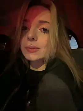 Snapshot of LoraaDoll chatting on November 22, 2:16 pm LoraaDoll online show from November 22, 2:16 pm