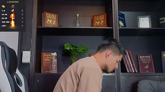 EdwardRoss  online show from September 28, 4:45 pm