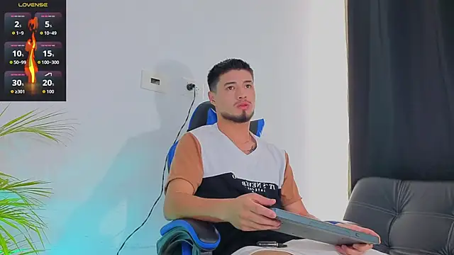 EdwardRoss  online show from November 6, 7:37 pm