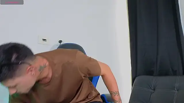 EdwardRoss  online show from November 20, 8:19 pm