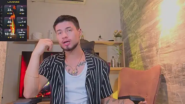EdwardRoss  online show from June 23, 8:51 pm
