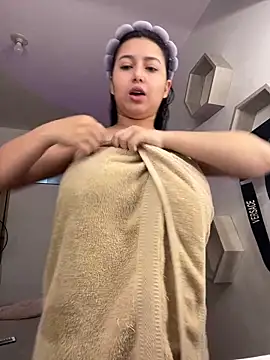 RexxaYBlade online show from December 20, 4:36 pm