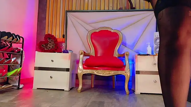 LilyyBigAss online show from April 11, 11:36 am