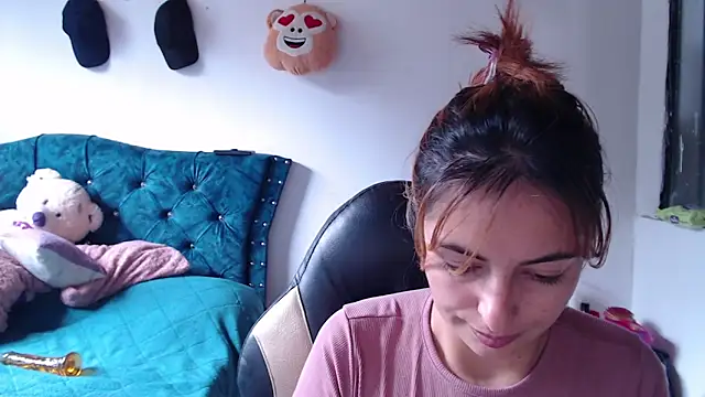 Snapshot of Kate_lorens9 chatting on May 14, 2:24 pm Kate lorens9 online show from May 14, 2:24 pm