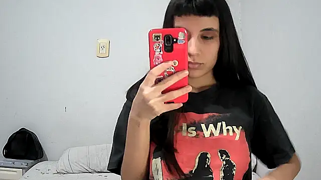 Snapshot of melodybar27 chatting on March 12, 4:08 am melodybar27 online show from March 12, 4:08 am