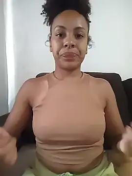 Julia Pretinha online show from December 19, 1:07 pm