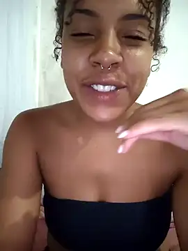 Julia Pretinha online show from April 3, 3:26 am