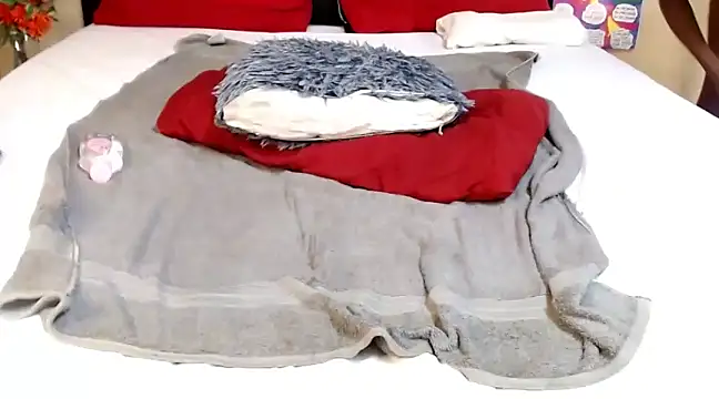 LongPussyLipsxx online show from February 13, 9:20 am