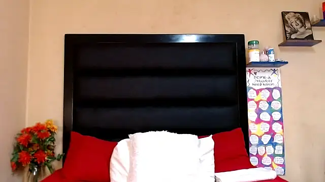 LongPussyLipsxx online show from March 17, 6:07 am