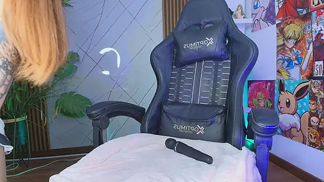 Fluffy Bubble21 online show from April 6, 4:46 am