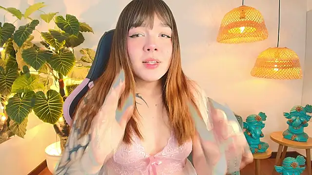 Fluffy Bubble21 online show from April 12, 4:28 am