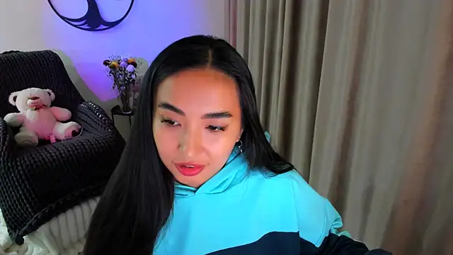 worldofkim online show from November 2, 1:24 pm