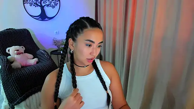 worldofkim online show from November 9, 8:34 am