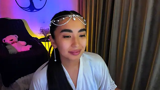 worldofkim online show from November 23, 8:19 pm