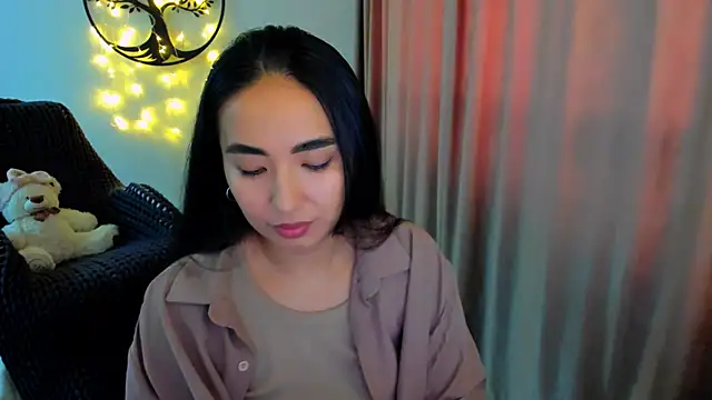 worldofkim online show from February 7, 9:46 am