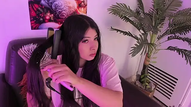 Miia Thompsonn online show from December 10, 3:20 am