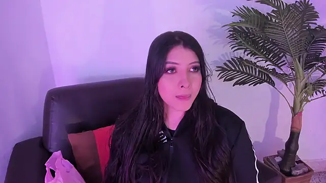 Miia Thompsonn online show from March 8, 3:06 am