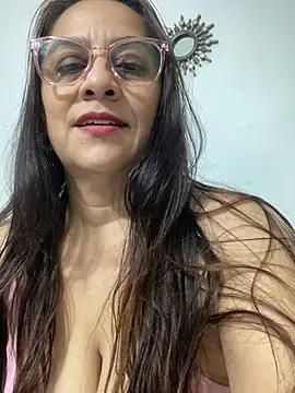 Snapshot of brendasexywet chatting on October 12, 1:43 pm brendasexywet online show from October 12, 1:43 pm