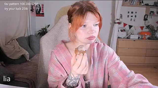 lil lia online show from February 22, 9:24 pm