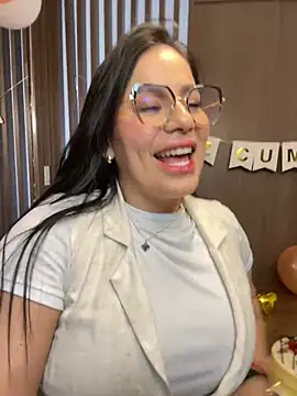 Miah gomez  online show from January 30, 7:04 pm