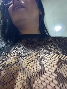 Snapshot of Miah_gomez_ chatting on April 24, 6:21 pm Miah gomez online show from April 24, 6:21 pm