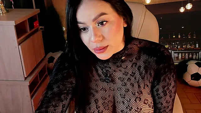 Snapshot of Miah_gomez_ chatting on June 29, 11:43 am Miah gomez online show from June 29, 11:43 am