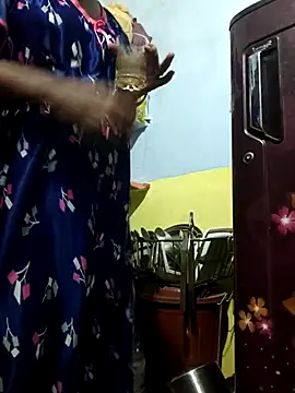 Snapshot of priyadarshiPRIYASEXCPL223 chatting on June 19, 1:37 pm priyadarshiPRIYASEXCPL223 online show from June 19, 1:37 pm