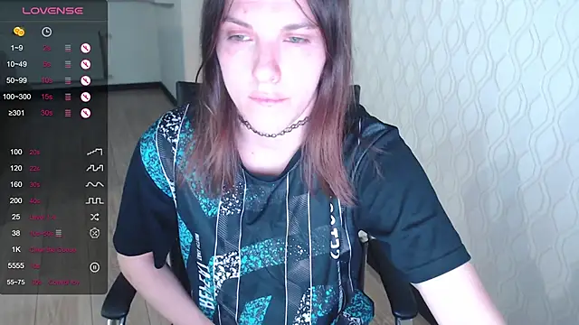 LisaHeart online show from April 28, 7:30 pm