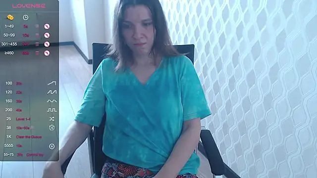 Snapshot of LisaHeart chatting on June 21, 1:46 pm LisaHeart online show from June 21, 1:46 pm