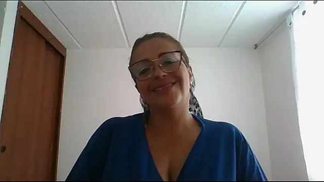 Snapshot of RossanaLionheart chatting on January 10, 7:43 pm RossanaLionheart online show from January 10, 7:43 pm