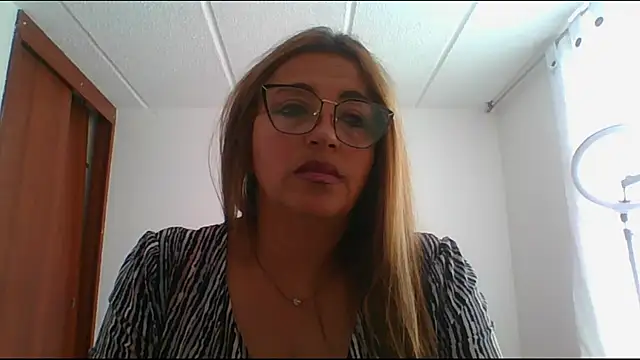 Snapshot of RossanaLionheart chatting on February 3, 7:21 pm RossanaLionheart online show from February 3, 7:21 pm