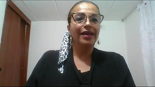 Snapshot of RossanaLionheart chatting on February 10, 11:13 pm RossanaLionheart online show from February 10, 11:13 pm