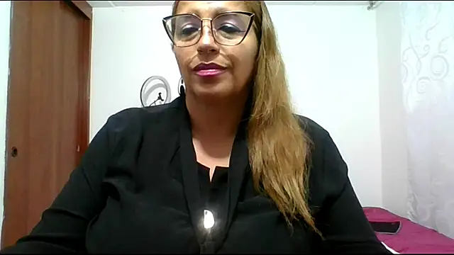 Snapshot of RossanaLionheart chatting on March 4, 11:22 pm RossanaLionheart online show from March 4, 11:22 pm