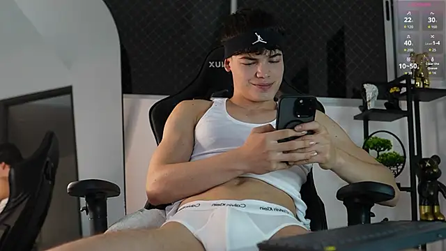 Max cortes1 online show from September 10, 12:10 am