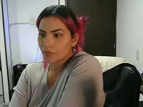 Snapshot of CarolinaRincon chatting on March 1, 10:21 pm CarolinaRincon online show from March 1, 10:21 pm