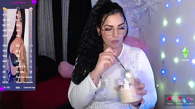 Snapshot of CarolinaRincon chatting on February 4, 11:53 pm CarolinaRincon online show from February 4, 11:53 pm