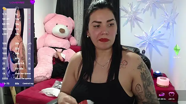 Snapshot of CarolinaRincon chatting on February 9, 9:19 pm CarolinaRincon online show from February 9, 9:19 pm