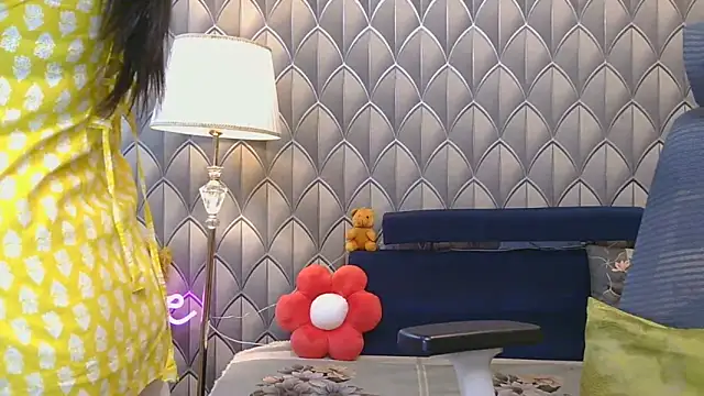 Mishika Gill online show from June 4, 3:45 am