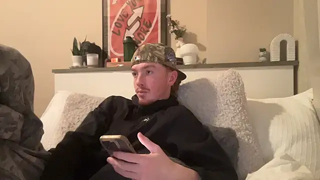 Snapshot of younghungginger chatting on December 19, 11:14 pm younghungginger online show from December 19, 11:14 pm