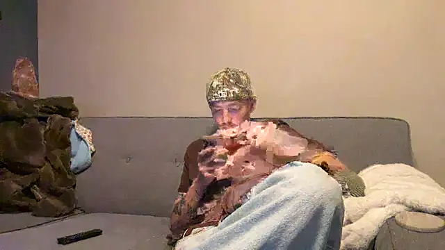 Snapshot of younghungginger chatting on November 17, 11:43 pm younghungginger online show from November 17, 11:43 pm