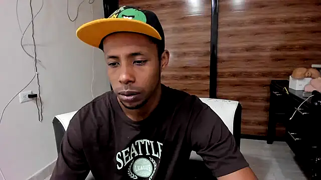 Snapshot of AlejoKhalifa_ chatting on February 4, 1:56 am AlejoKhalifa online show from February 4, 1:56 am