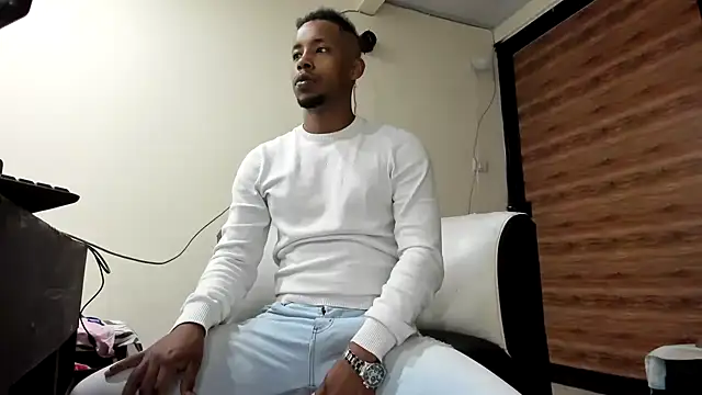 Snapshot of AlejoKhalifa_ chatting on March 1, 9:51 am AlejoKhalifa online show from March 1, 9:51 am