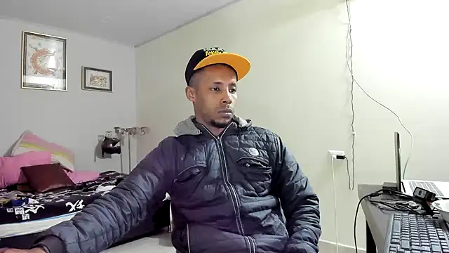 Snapshot of AlejoKhalifa_ chatting on March 8, 3:02 pm AlejoKhalifa online show from March 8, 3:02 pm