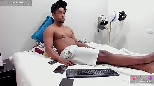 Snapshot of AlejoKhalifa_ chatting on September 23, 10:13 pm AlejoKhalifa online show from September 23, 10:13 pm