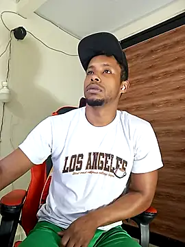 Snapshot of AlejoKhalifa_ chatting on September 30, 10:31 am AlejoKhalifa online show from September 30, 10:31 am