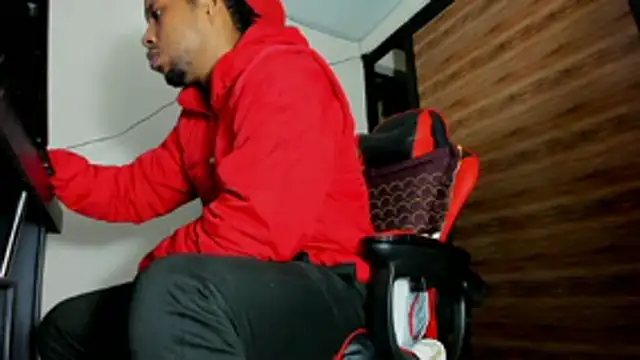 Snapshot of AlejoKhalifa_ chatting on October 2, 9:05 am AlejoKhalifa online show from October 2, 9:05 am