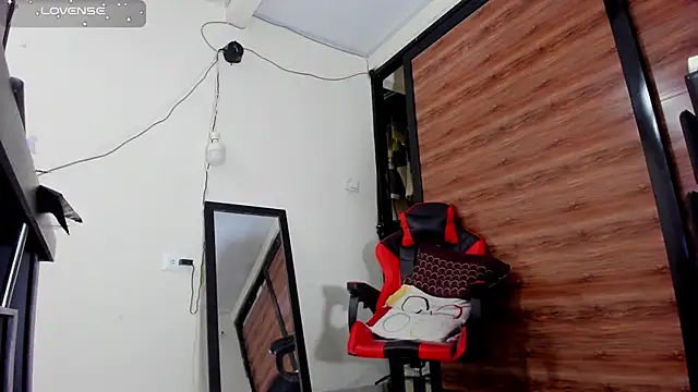 Snapshot of AlejoKhalifa_ chatting on October 4, 8:12 am AlejoKhalifa online show from October 4, 8:12 am